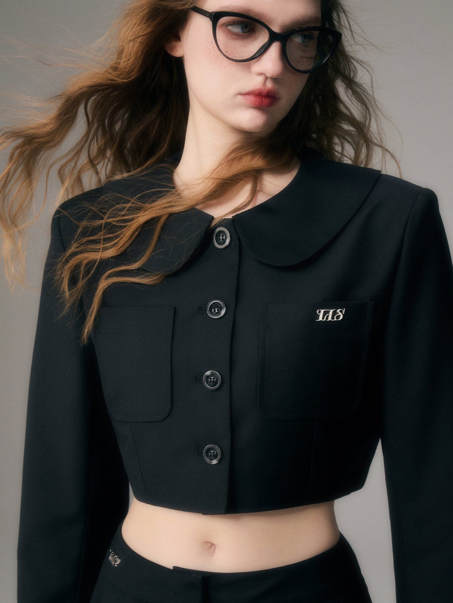 chic collared crop jacket